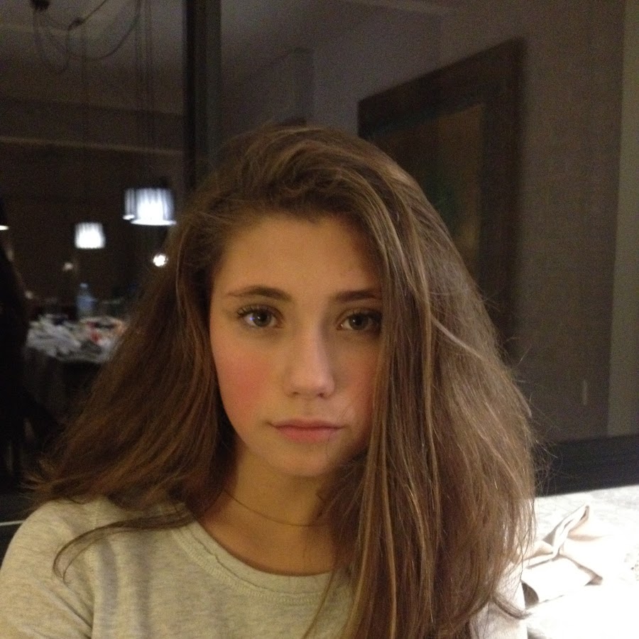 Helene chanel - YouTube