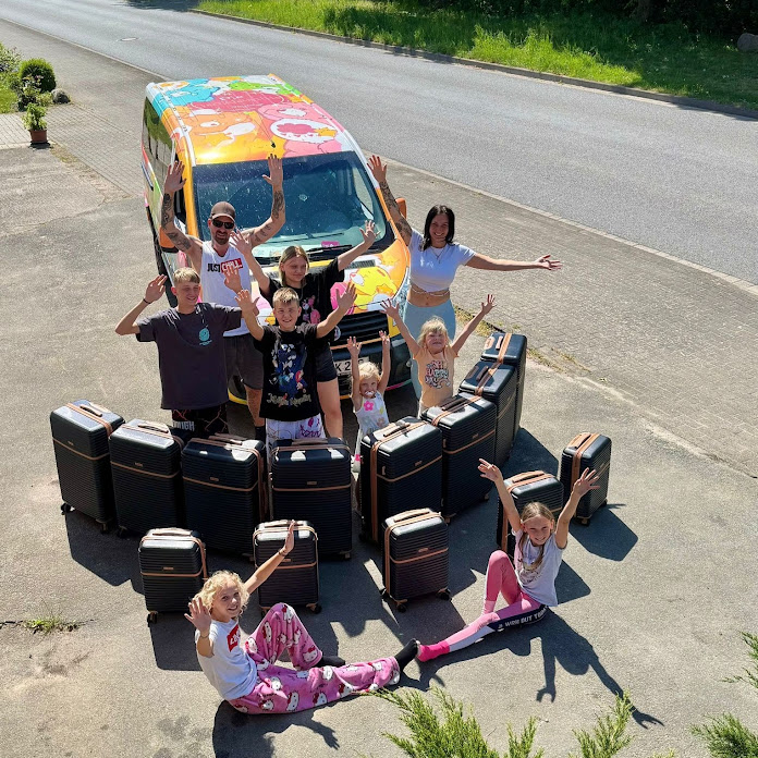 Die Großfamilie Net Worth & Earnings (2026)