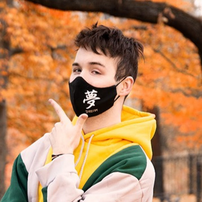 Hadesiak Net Worth & Earnings (2025)