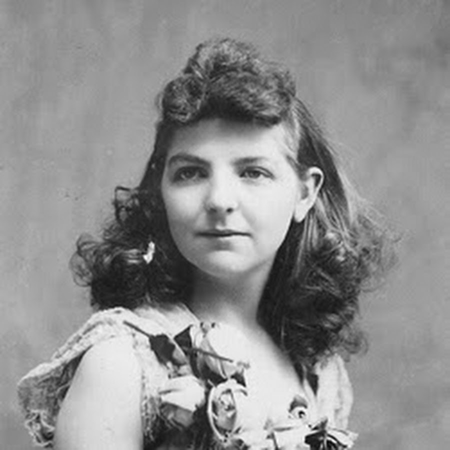 Terri'spaperadventures Woods - YouTube