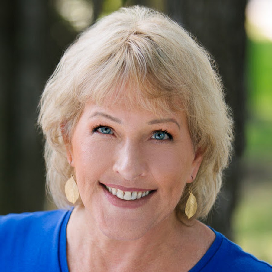 Кэролин джонс. Кэролин джонс. Кэрол джонс. Carol jones from westbury uk. Трейси кэрол джонс.