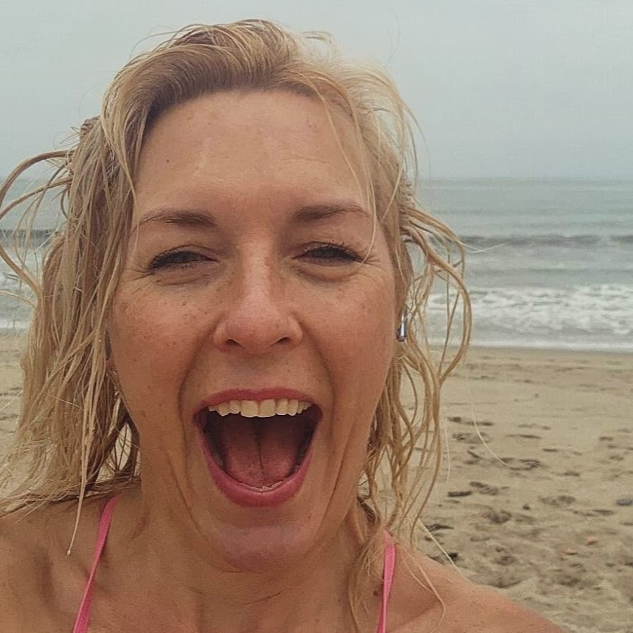 Kelly In LA - YouTube