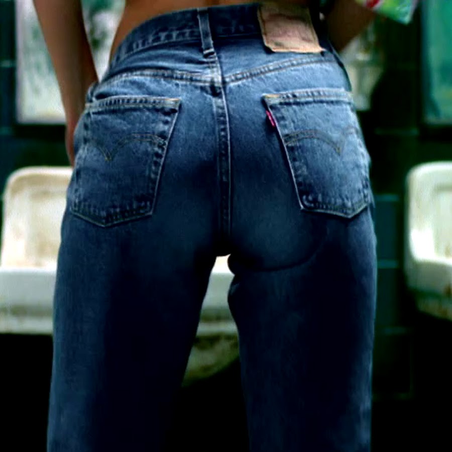 I am wearing my jeans. Девушка в джинсах со спины.