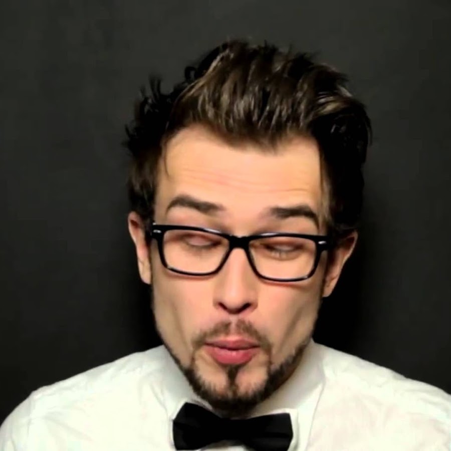 Снейлкик рост. Кресло snailkick. Boosty snailkick. 55x55 блоггер. Boosty snailkick.