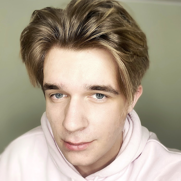 Mateusz Chmielarek Net Worth & Earnings (2025)