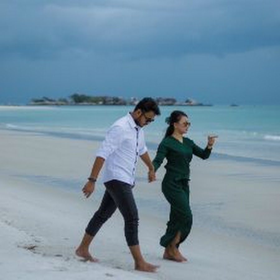 Travel Couple 360 - YouTube