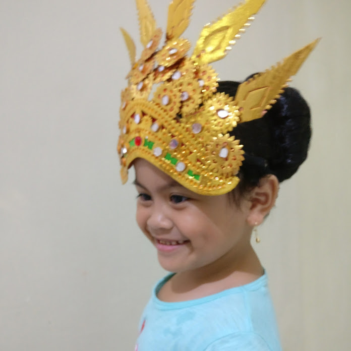 Nuria & Mom Net Worth & Earnings (2026)