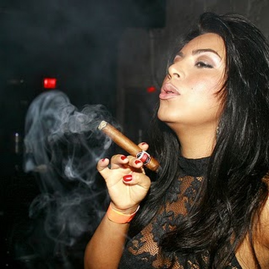 Divas girl smoking pot and being hot