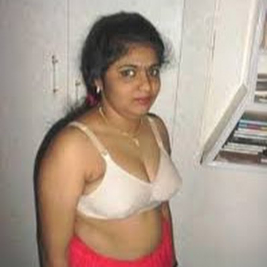 full-nangi-girl-boyimage-mom-nude-cooking