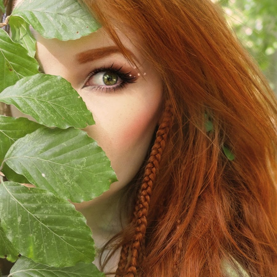 Красивая девушка с рыжими волосами. Рыжеволосые с зелеными глазами. Рыжая с зелеными глазами. Девушка с рыжими волосами. Рыжая зеленоглазая девушка.