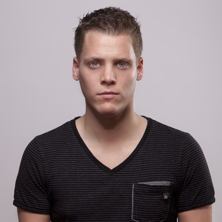 Ava max hell. Ava max hell. M. Max official. Max official.