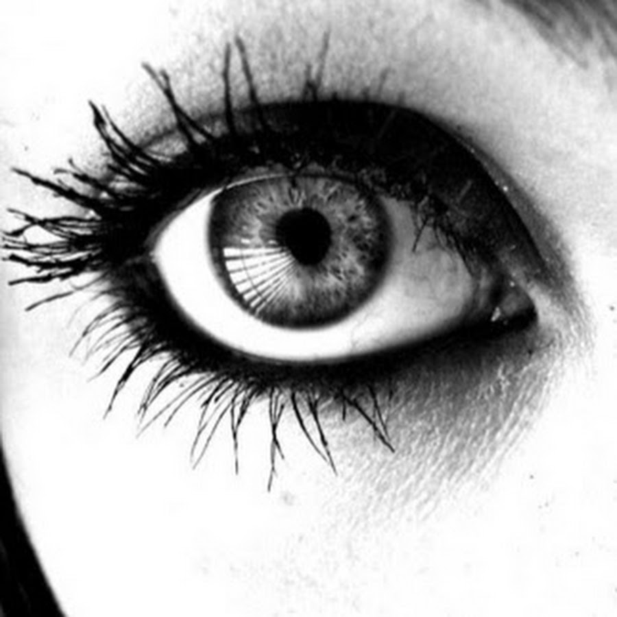Светло серые глаза эстетика. Белые глаза значение. Постеры чб с глазами. Белые глаза. Белые ресницы.