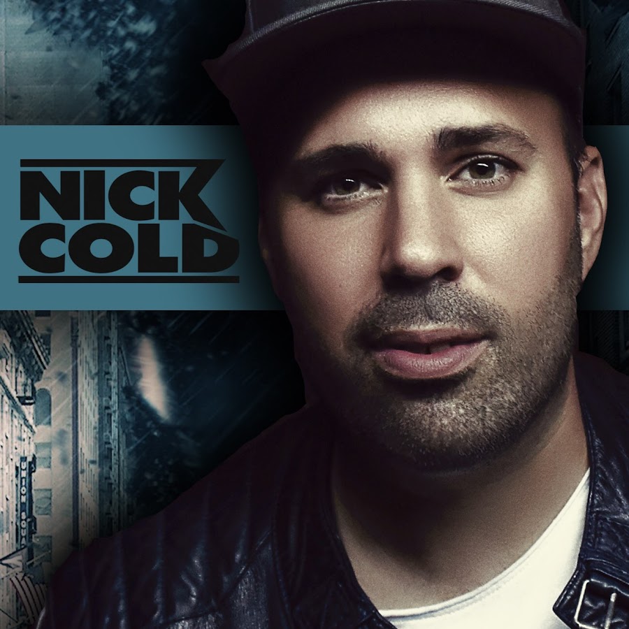 Leave cold. Человек мерзнет. Группа колд ин мэй. A man left in the cold. Цвет мокрого снега фото.