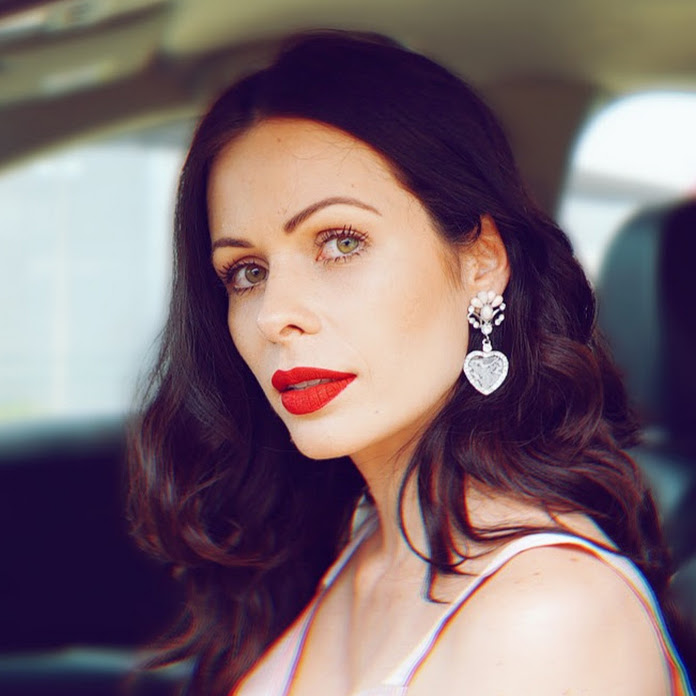 Estefânia Net Worth & Earnings (2026)