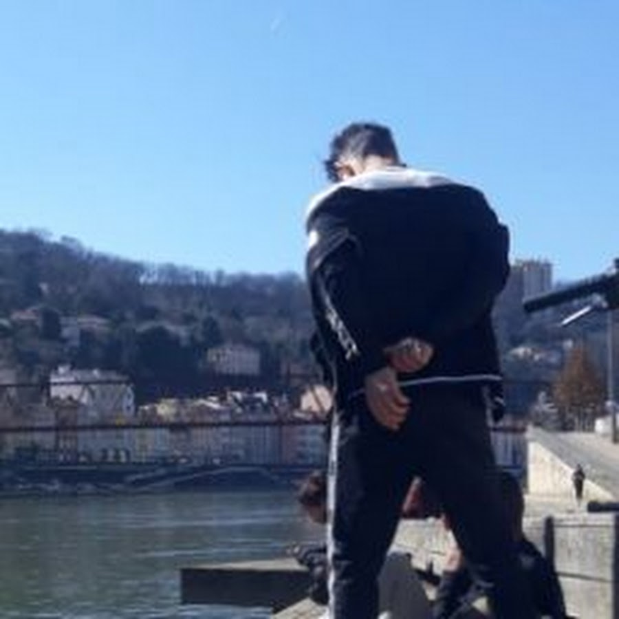 AGF-l7-iZEk-XiWMbby7f0Qp-bXLRTVAHPtSMHh3Qw=s900-mo-c-c0xffffffff-rj-k-no