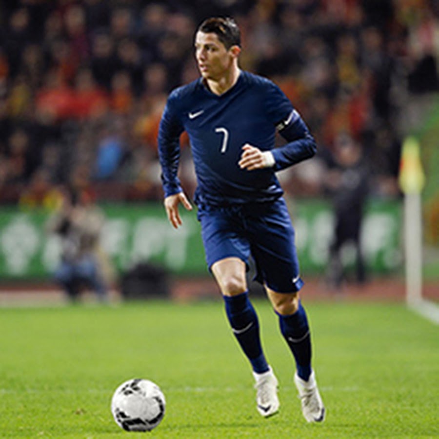 ноги криштиану роналду. криштиану роналду мир у его ног. роналду луки. криштиану роналду мускулатура. криштиану роналду мир у его ног.