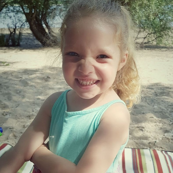 Celinas Welt Net Worth & Earnings (2026)