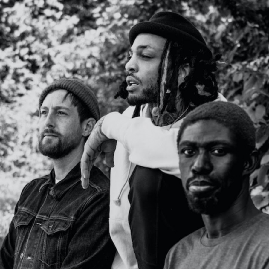 Gym class heroes adam levine. Gym class heroes исполнитель. Gym class heroes feat. Песня gym class heroes. Adam levine stereo hearts.