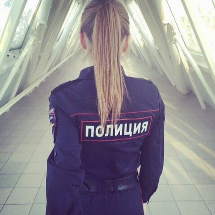 Девушки полицейские сзади