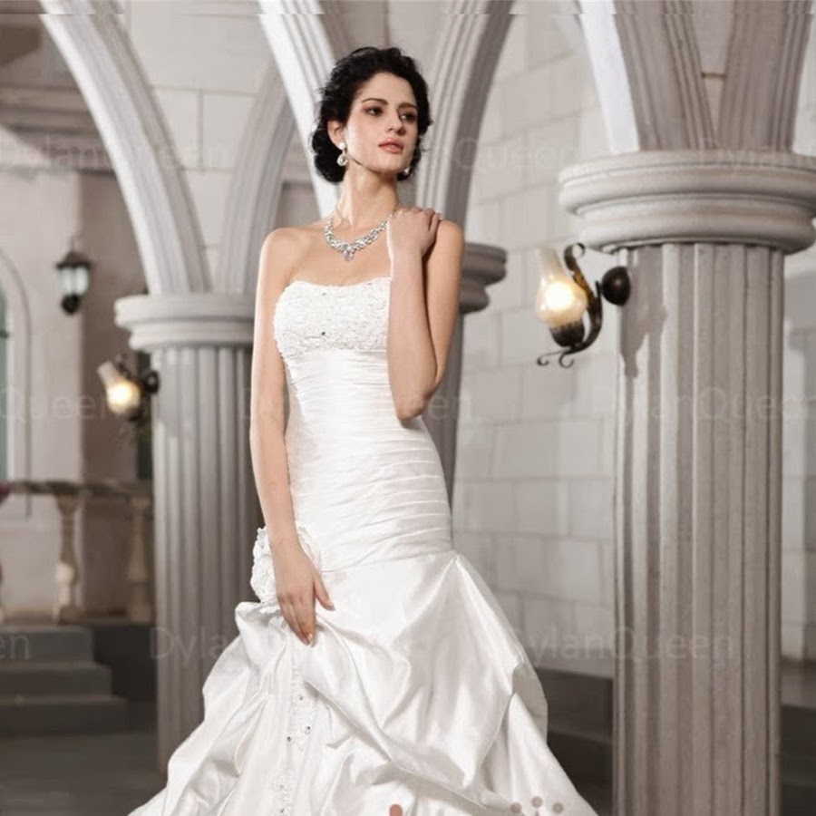 Свадебное платье в стиле принцесса. Атласное свадебное платье. Свадебные платья из атласа. Свадебное платье классическое атласное