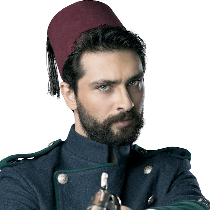 فيلينتا Net Worth & Earnings (2026)