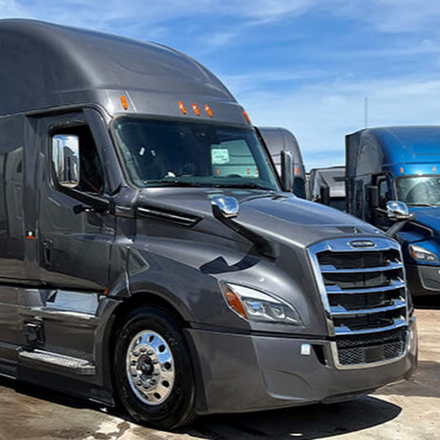 Freightliner vs Volvo Truck