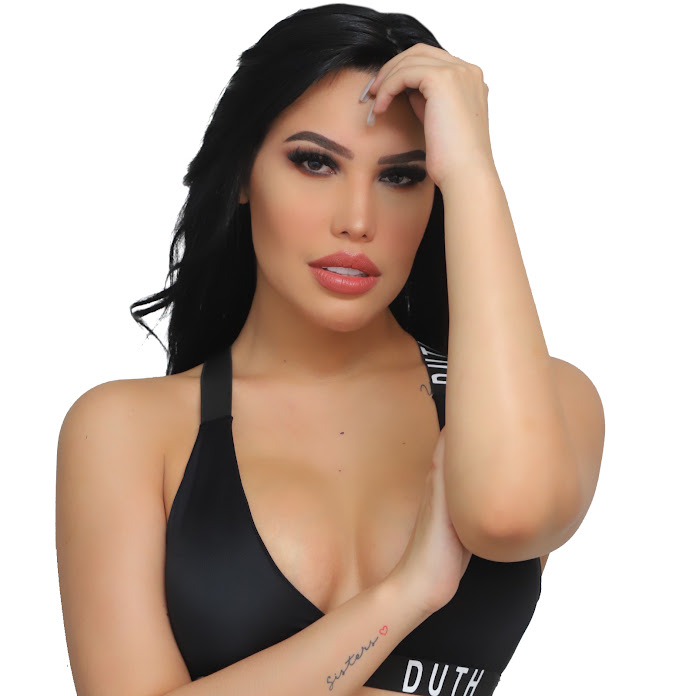 ANA DEL CASTILLO Net Worth & Earnings (2026)