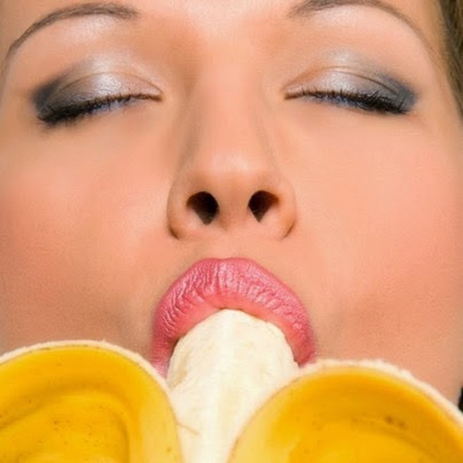russkaya-devushka-s-bananom