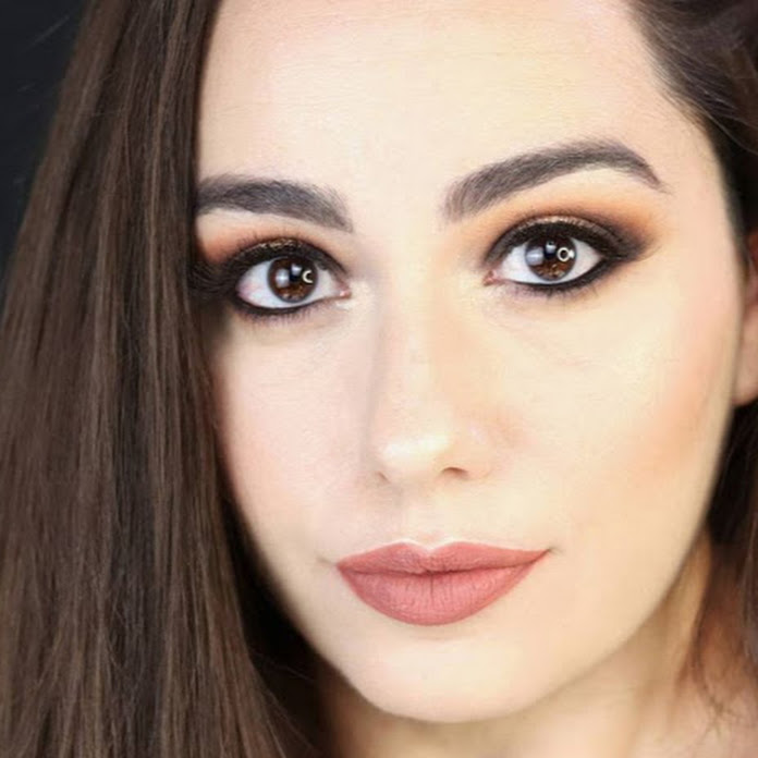 Beatriz Grant Net Worth & Earnings (2026)
