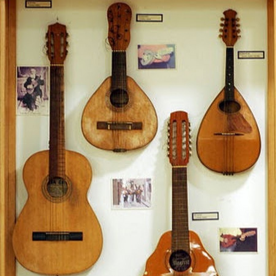 Итальянские музыкальные инструменты. Бандуррия испанский. Бандуррия испанский инструмент. Инструменты испании названия. Музыкальные инструменты названия.