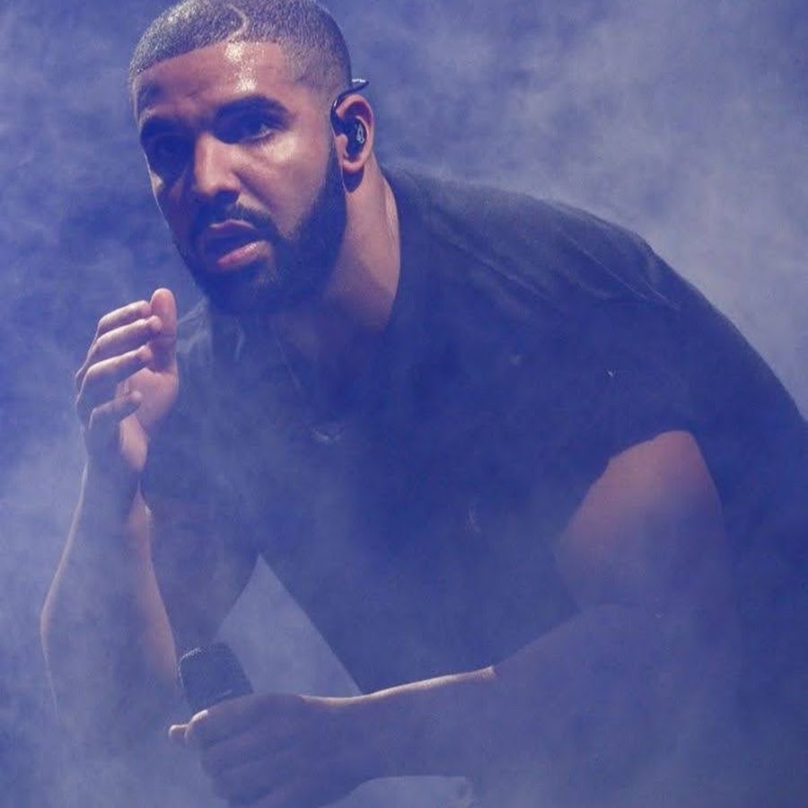 Drake 2023. Дрейк чб. Massive drake. Drake massive. Дрейк (рэпер).