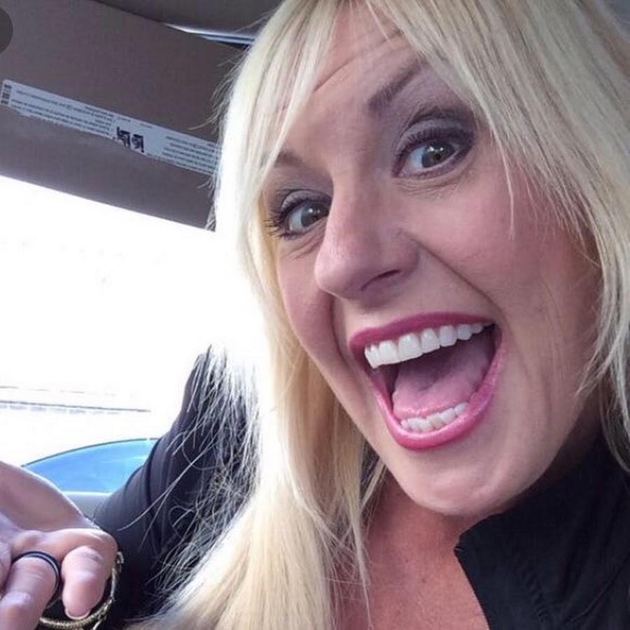 Laura Dotson Pay The Lady Storage Wars YouTube