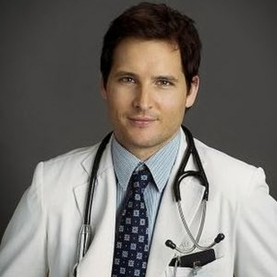 Красивый доктор. Лицо доктора. Солидный врач фото. Фотосессия врача. Фотопортрет врача.