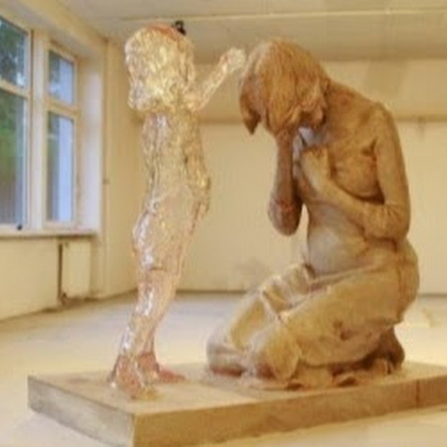 Нерожденное дитя. Памятник нерожденным детям в словакии. Неродившийся младенец. Памятник нерожденным детям в бардееве (словакия). Скульптура нерожденным детям в словакии.