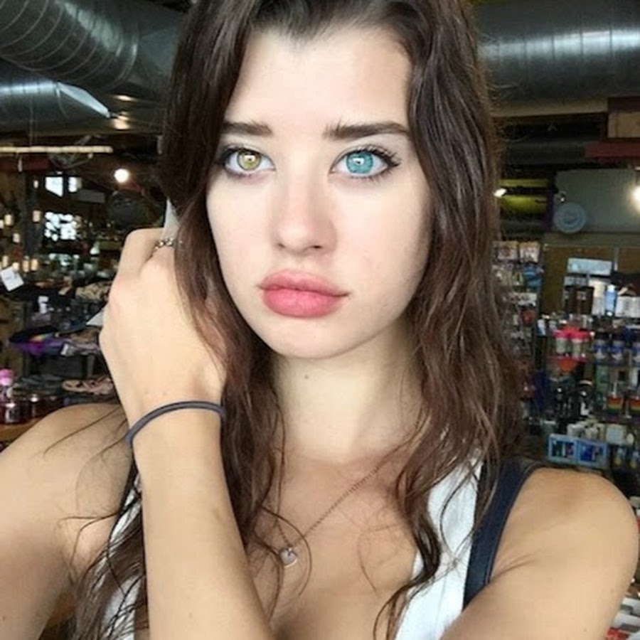 Sarah MCDANIEL глаза