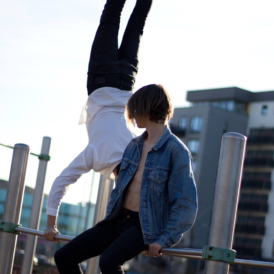 Сасаки хайсе в очках. Мальчик вундеркинд. Ким бом джун. Десятилетний джеймс харрис (. Re boys.