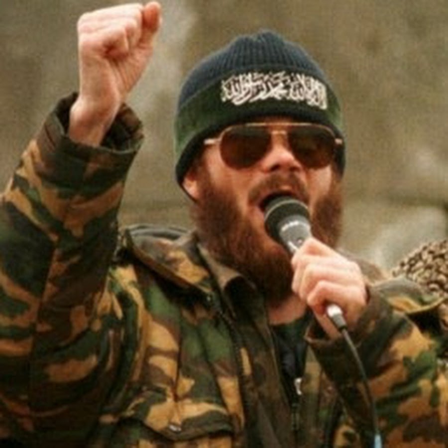 басаев и радуев. салман бетырович радуев. рудаев саламан батырович. салман радуев белый лебедь. полевой командир радуев.