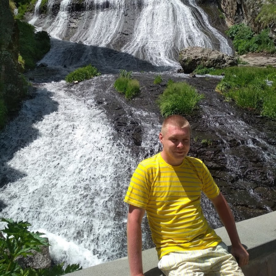 Сердюк ютуб. Сердюк ютуб. Ивангай твич. Стрим ивангая. Сердюк ютуб.