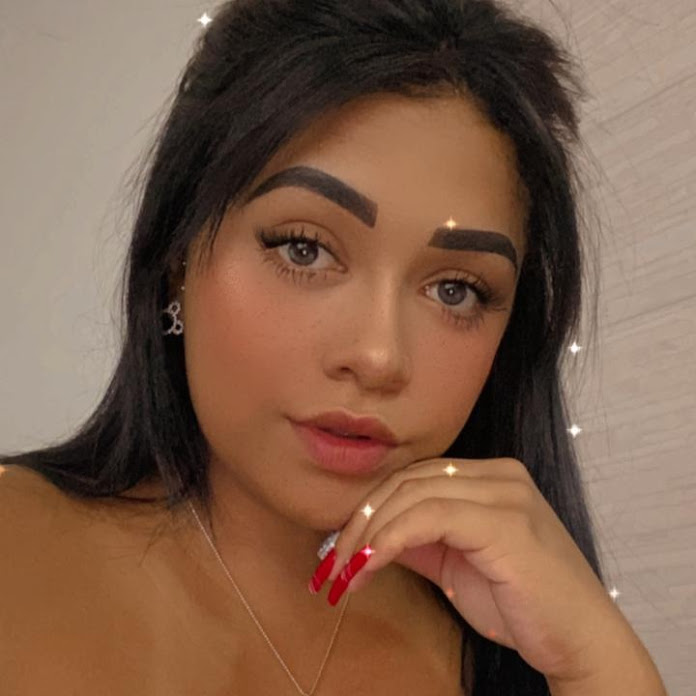 Thayna Thalita Net Worth & Earnings (2026)