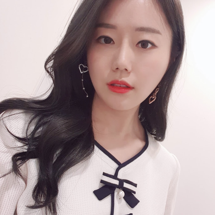 ASMR hyeady Net Worth & Earnings (2026)