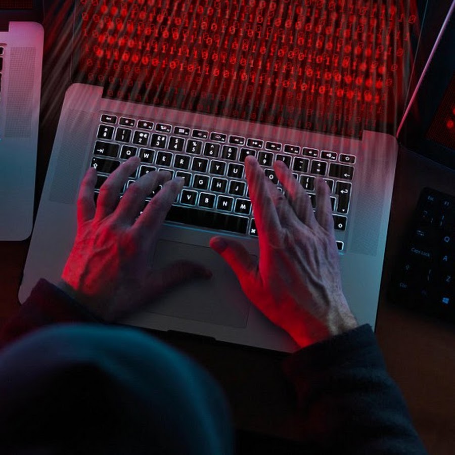 Компьютер hack. Компьютер хакера. Компьютер хакера. Компьютерный хакер. Hackers logs.