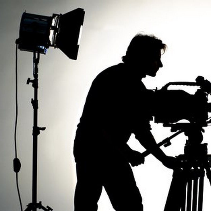 Девушка видеооператор. Бастер китон на съемке. Кинооператор вузы. Профессии кинематографа. Кинооператор вузы.