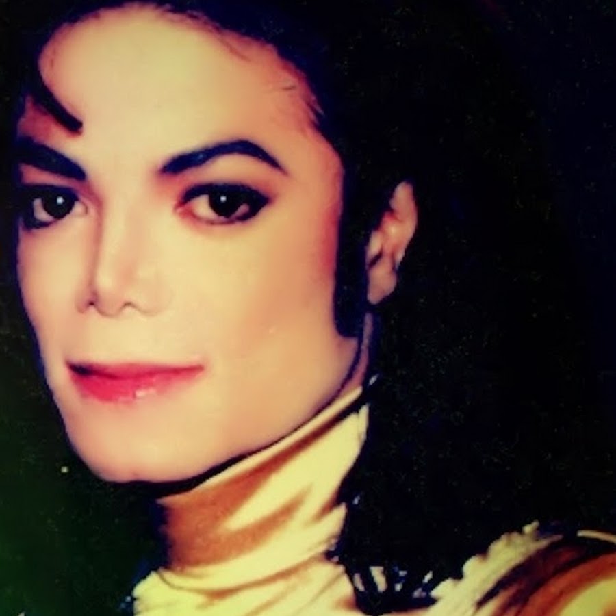 Holly Jackson. - YouTube