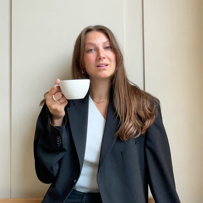 Aimée van der Pijl Net Worth & Earnings (2026)