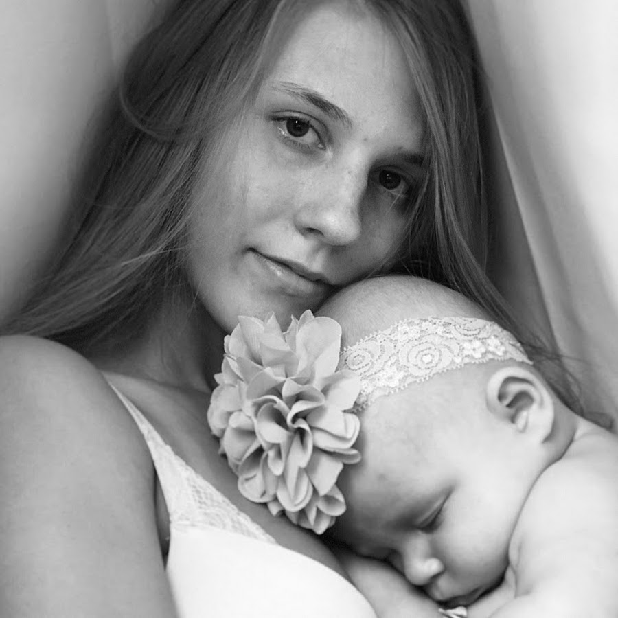 Alyssa Kelley & Alexys YouTube