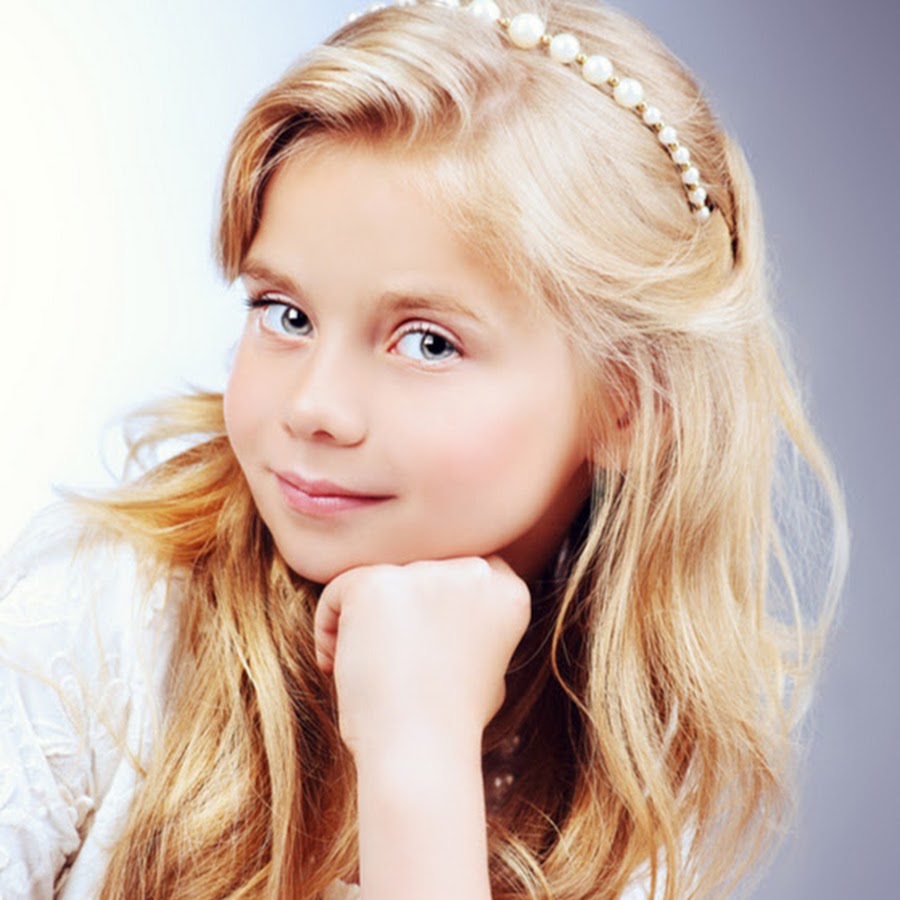 Blonde girl in pigtails — img 3