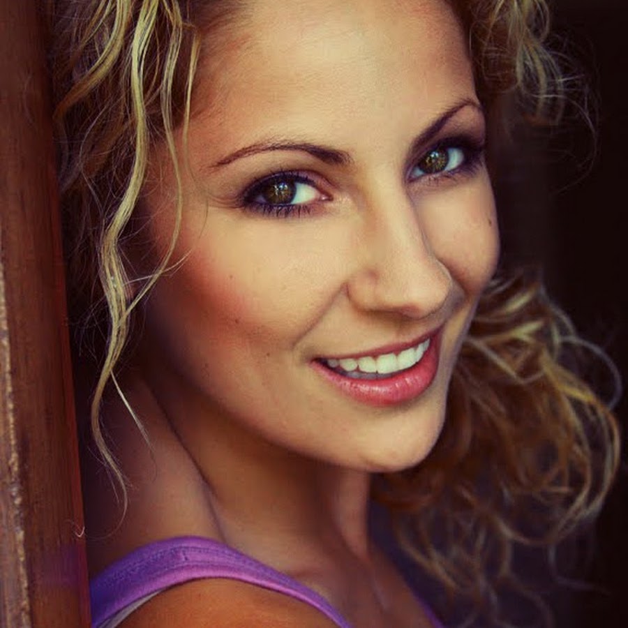 Kelly Connolly - YouTube