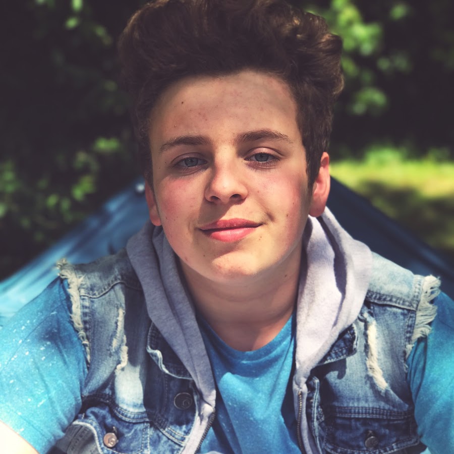 L'apprenti Enzo - YouTube