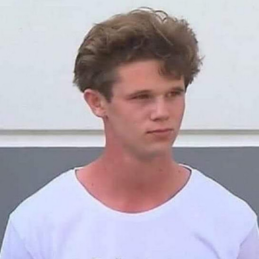 Evil calling. 1 egg boys. Джек чепмен австралиец яйца. Boy eggs. Egg boy.