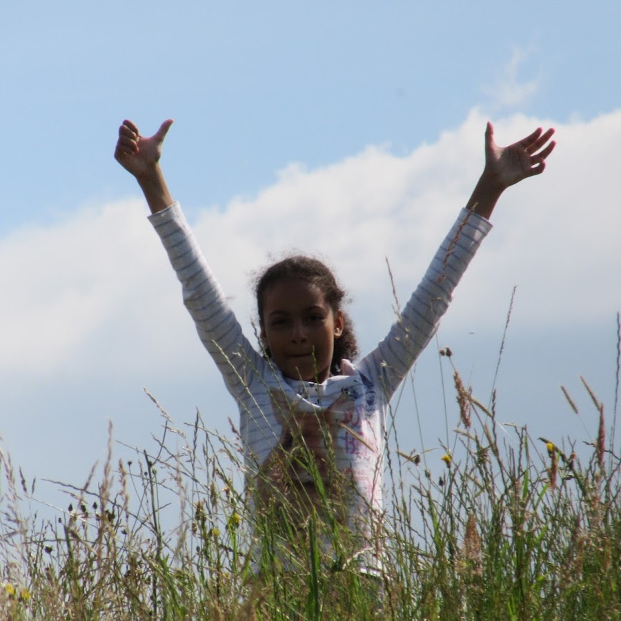 Happy Chappy Girl - YouTube